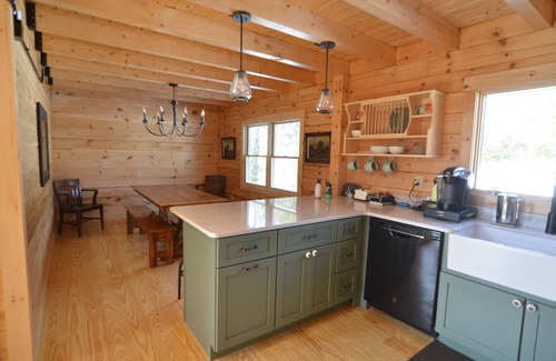 Mount Sunapee House | Log Home Mt Sunapee View - 5 min from beach and mountain & 9 min from town