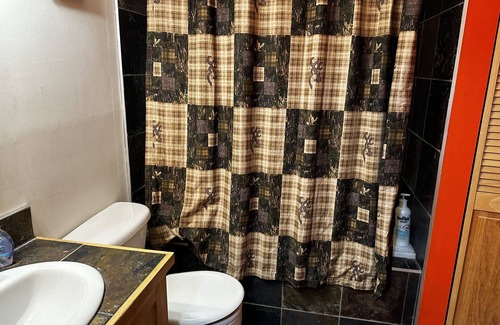 Calgary Cabin | Log Home Quiet and close to Calgary