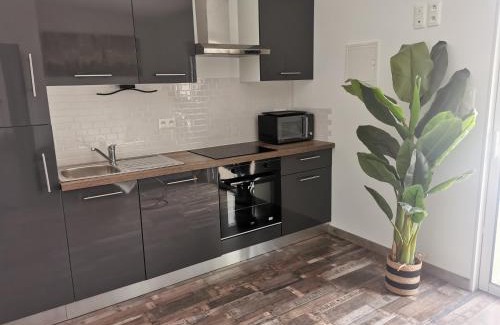 Saint-Dolay House | Logement cosy avec piscine et jacuzzi privatifs 4 étoiles
