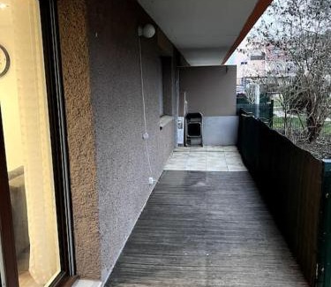 Lingolsheim Apartment | Logement-Proche Strasbourg-rez de jardin-Centre