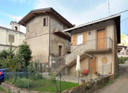 Vobarno Apartment | Loggia