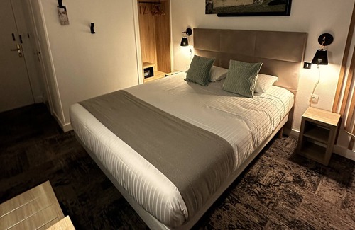 Chateaubernard Hotel | Logis Hôtel le Passiflore