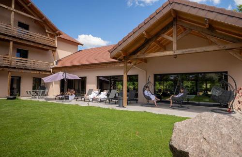 Mesnil Sous Les Cotes Hotel | Logis Hôtel Le Régal & Spa