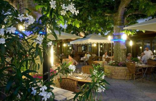 Quincieux Hotel | Logis Hôtel Tante Yvonne & son restaurant semi-gastronomique - Lyon Nord
