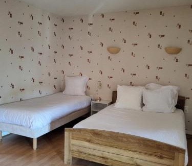Pontgibaud Hotel | Logis Hotel restaurant de la Poste