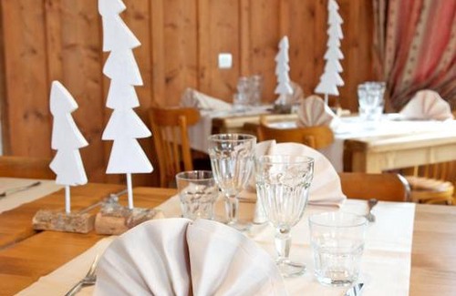 Lamoura Hotel | LOGIS Les Arobiers