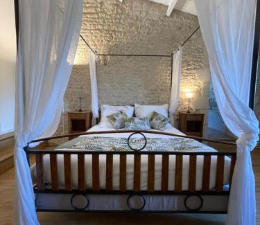 Dompierre-sur-Mer Bed & Breakfast | Logis Saint Léonard
