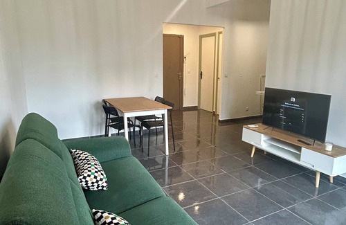 Quartier du Port Apartment | Loliveraie : Élégant 2 Pièces Rénové Avec Charme Proche Plage