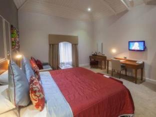 Woodford Bridge Hotel | London Chigwell Prince Regent Hotel, BW Signature Collection
