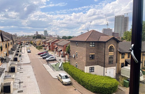 Canning Town North Apartment | London Flat close to Canary Wharf & Greenwich O2