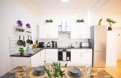 Fulham Broadway Apartment | London Fulham Lovely and Spacious 4-bedroom Apartment