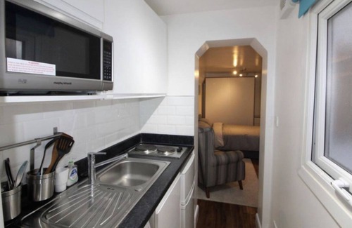 Southgate Apartment | London Studio Apt - No Sharing - Ground Floor - Private Entrance