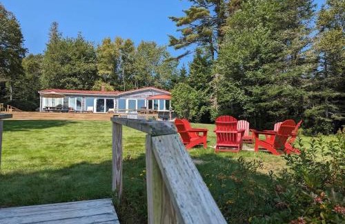 Gouldsboro House | Lone Pine Oceanfront Cottage