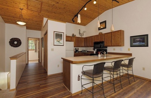 Big Sky Condo | Lone Pine Retreat | Big Sky | Pet Friendly!