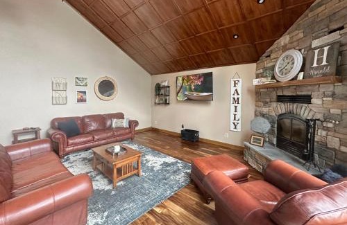 Gleason House | Long Lake 2br Retreat Relax And Reconnect