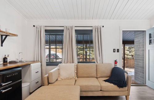 Allenspark Apartment | Long's Peak Summary: