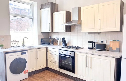 Ashton-under-Lyne House | Long Term Discounts | Business | Contractors