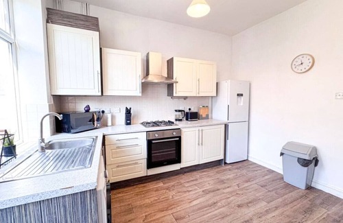 Ashton-under-Lyne House | Long Term Discounts | Business | Contractors