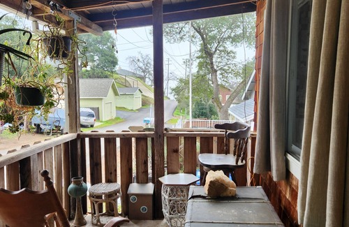 Clearlake Cabin | Longer the stay, the bigger the discount