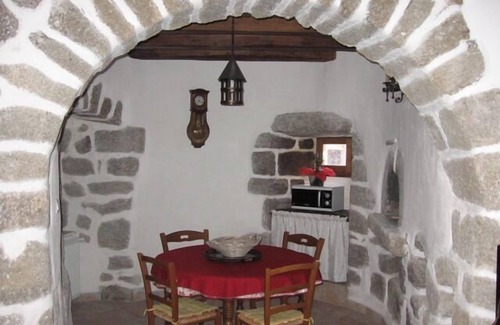 Malarce-sur-la-Thines House | Longueville Castle, the Thines Malarce valley on Thines