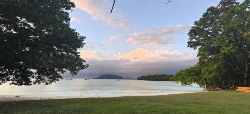 Hog Harbour House | Lonnoc ocean view beach bungalows