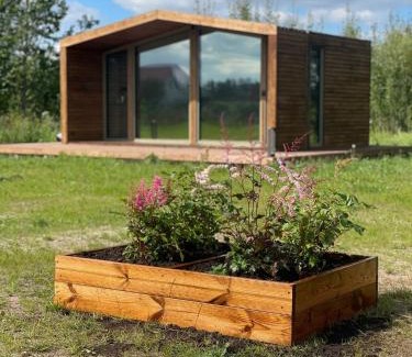 Poltsamaa Parish Cabin | Looduskeskne Olivia moodulmaja saunaga Põltsamaal