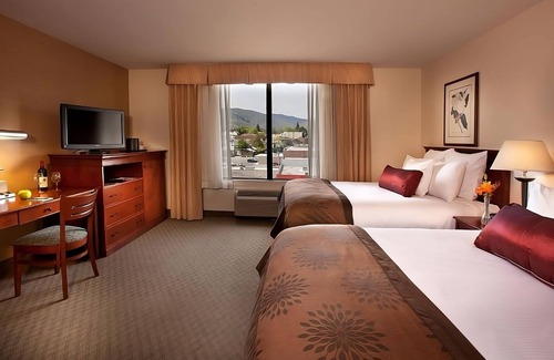 Wenatchee Hotel | Looking for a Peaceful Location w/Relaxing View? Spacious Room w/Large Window