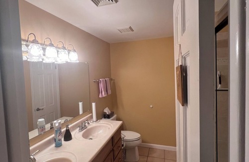 Ridgeway House | Looking for a room in a cozy house in charming Gerrardstown? AC, Wifi, heat, etc