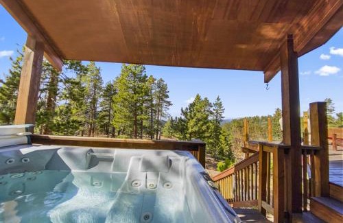 Coal Creek House | Lookout Lodge in Wondervu home