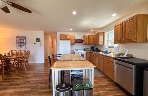 Conway House | Loon's Lookout | Relaxing Waterfront Retreat