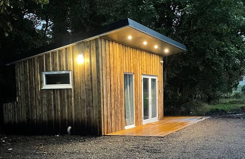 Connel Cabin | Lora Cabin in Connel