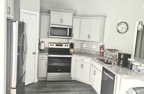 Loris House | Loris Home: Beach & Beyond
