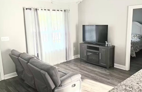 Loris House | Loris Home: Beach & Beyond