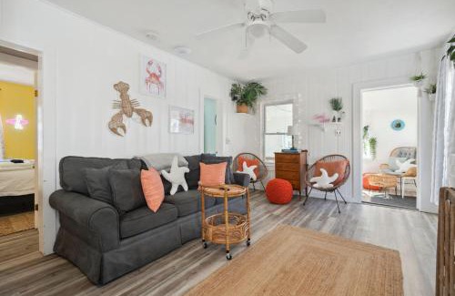 Hampton House | Lorraine's Landing 2 Min to Beach Pet-Friendly