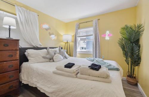 Hampton House | Lorraine's Landing 2 Min to Beach Pet-Friendly