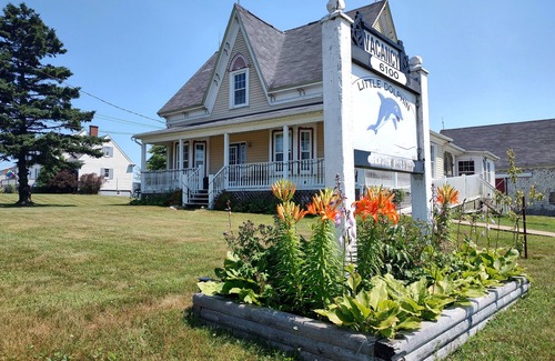 Meteghan Apartment | Lots of room for friends or families. A peaceful and roomy 3 bedroom apartment.