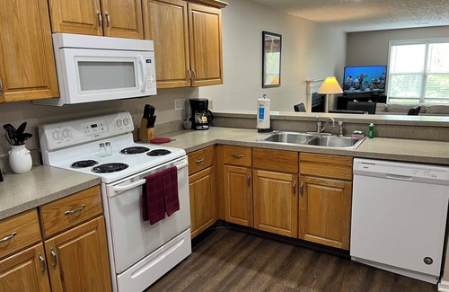 Hemingway Village Apartment | Lots of SPACE! Dublin location, quiet, wooded! Great alternative to hotel stays!