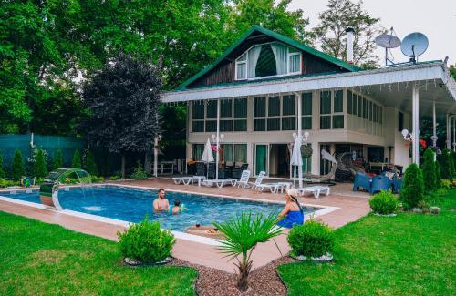 Serdivan Villa | Lotus Sapanca-Private Villa with private Pier and heated pool