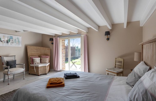 Le Cellier House | Louis Room - Au Clos de Launay