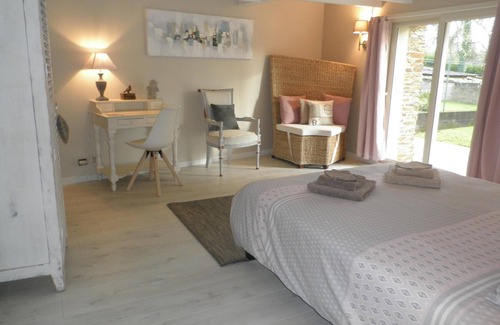 Le Cellier House | Louis Room - Au Clos de Launay