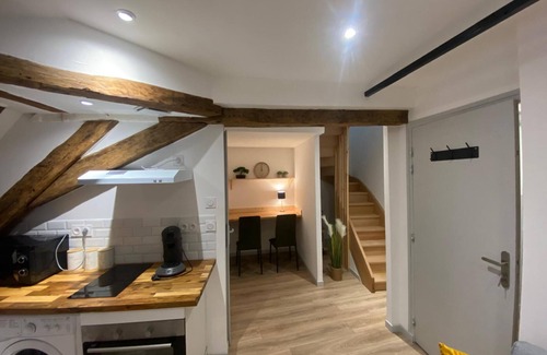 Bourges Apartment | Love Room with Jacuzzi in the city center