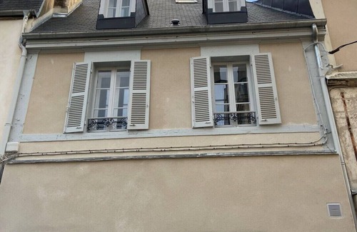 Bourges Apartment | Love Room with Jacuzzi in the city center