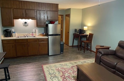 Cullman Apartment | Lovely 1 Bedroom Apartment with front door parking.