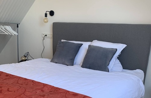 Couture-Saint-Germain Apartment | Lovely 1- bedroom loft with private indoor-pool and sauna, just outside Brussels