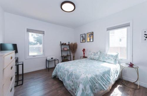 Burbank Apartment | Lovely 2 Bedroom 1 Bathroom Home in Prime Burbank Location