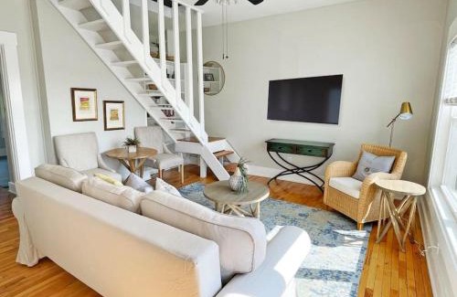 Mount Adams House | Lovely 2bd in Mount Adams near Downtown and OTR