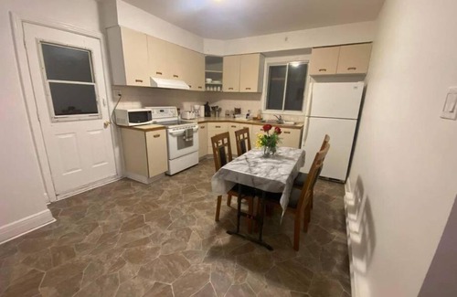 Cote-Saint-Paul Apartment | Lovely 3 bedroom unit near Downtown Montreal