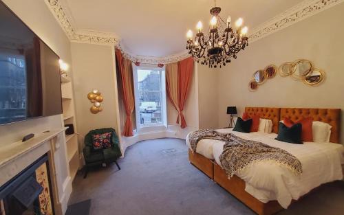 Trinity Apartment | Lovely 4 bedroom Apt with 7 beds and Free Parking