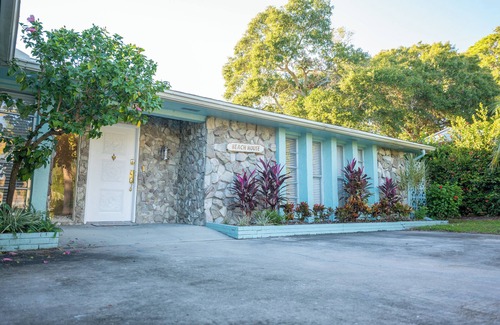 Harbor Bluffs House | Lovely 4-bedroom house in Largo