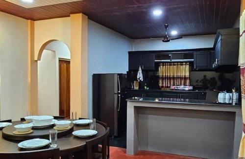 Nallur House | Lovely 4 bedroom top floor home in Kokkuvil East, Jaffna, Sri Lanka